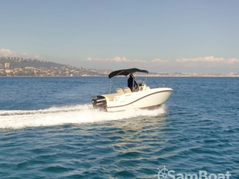 Location bateau Quicksilver Activ 535 Open à Antibes sur Samboat
