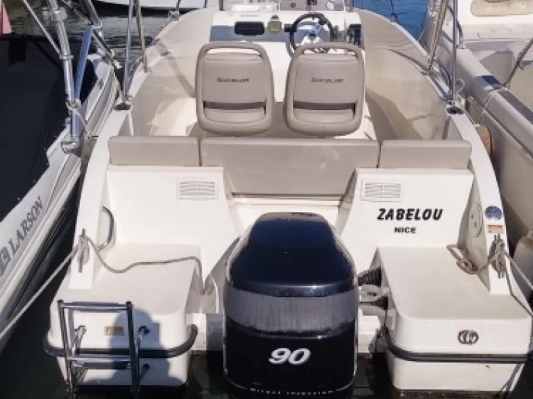 Louer Bateau à moteur avec ou sans skipper Quicksilver à Antibes