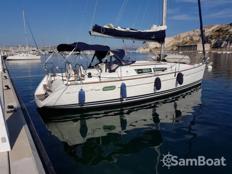 Location bateau Jeanneau Sun Odyssey 39i à Marseille sur Samboat