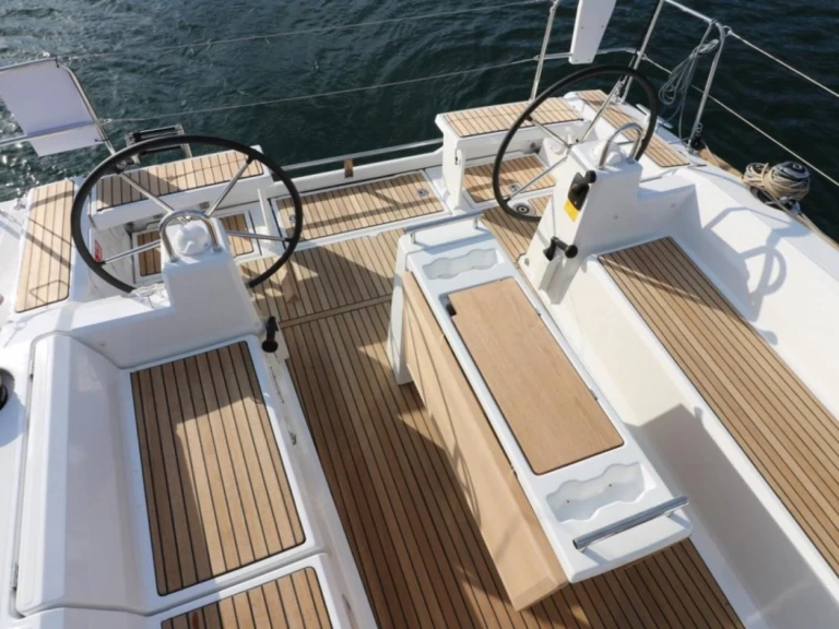 Location bateau Sète pas cher Oceanis 38.1