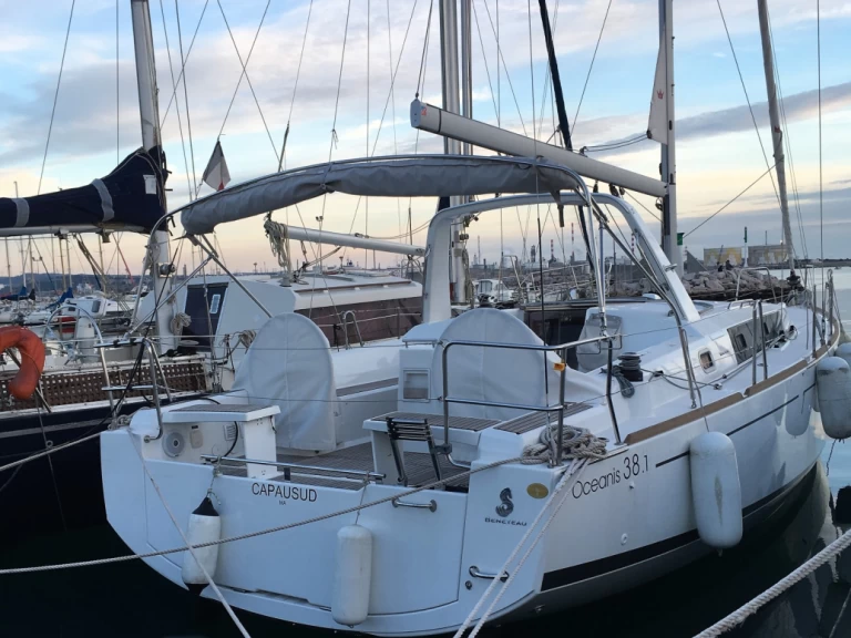 Location Voilier à Sète - Bénéteau Oceanis 38.1