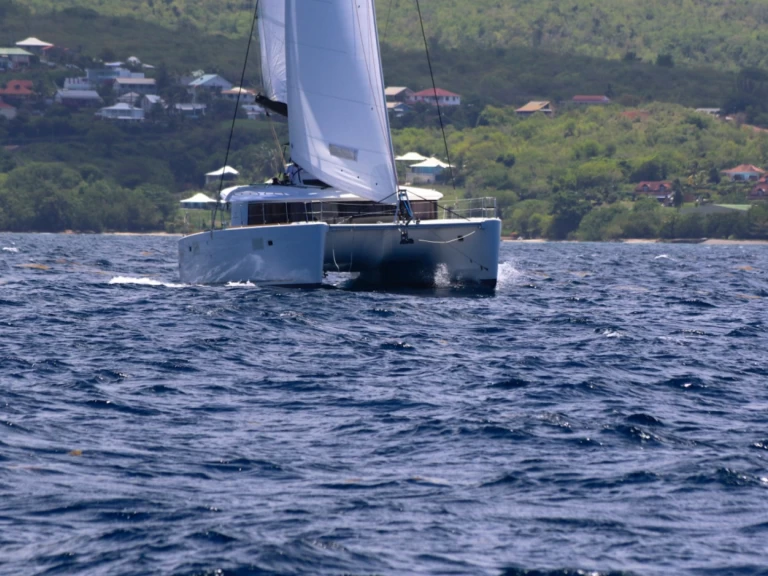 Location bateau Le Marin pas cher Lagoon 450