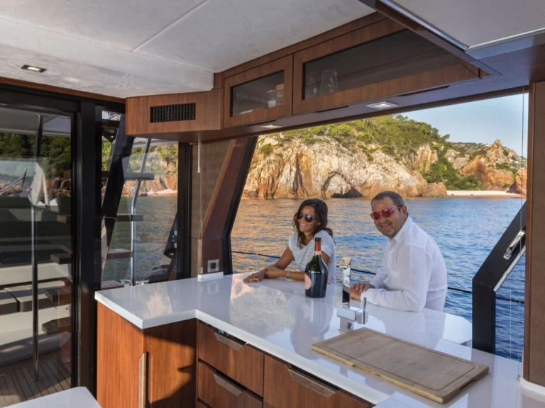 Location Bateau à moteur Galeon avec permis