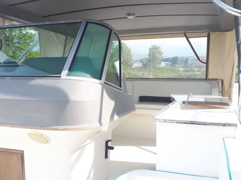 Location bateau Cruisers Inc 4280 Express Bridge à Ameglia sur Samboat