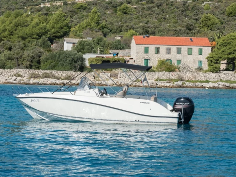 Louez un Quicksilver Activ 675 Open à Split