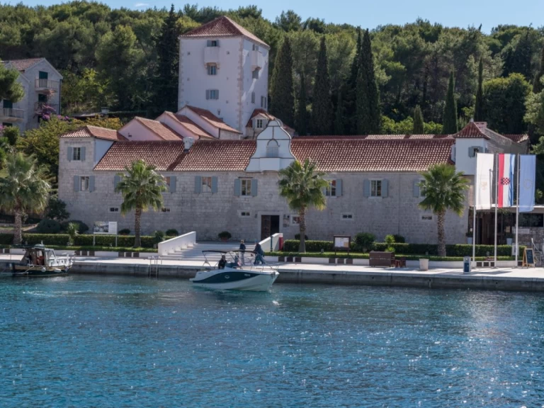 Location bateau Trogir pas cher Activ 755 Sundeck
