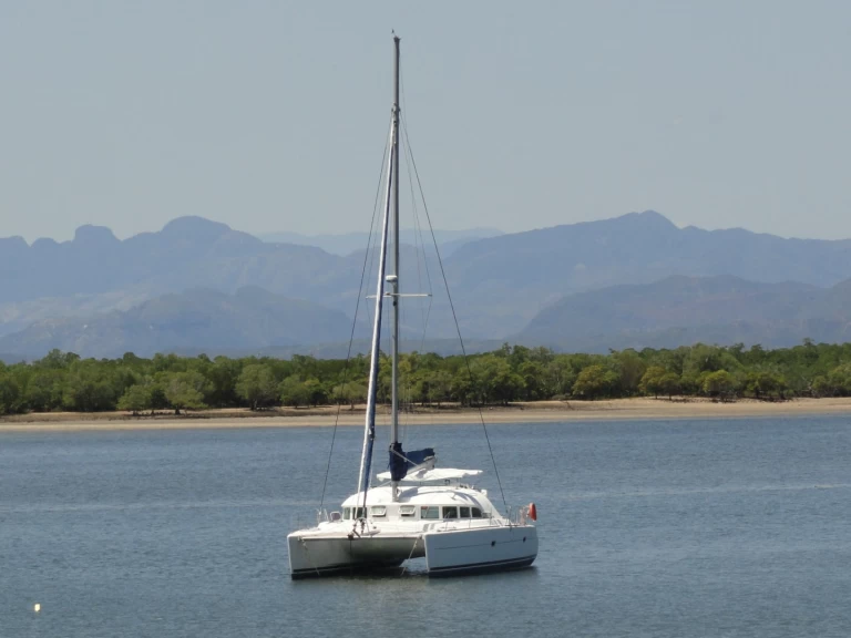 Location Catamaran à Hell-Ville - Lagoon Lagoon 380
