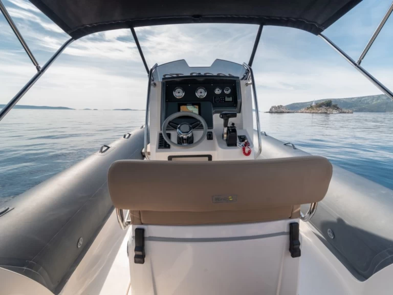 Location bateau Bwa Sport 26 GTO à Trogir sur Samboat
