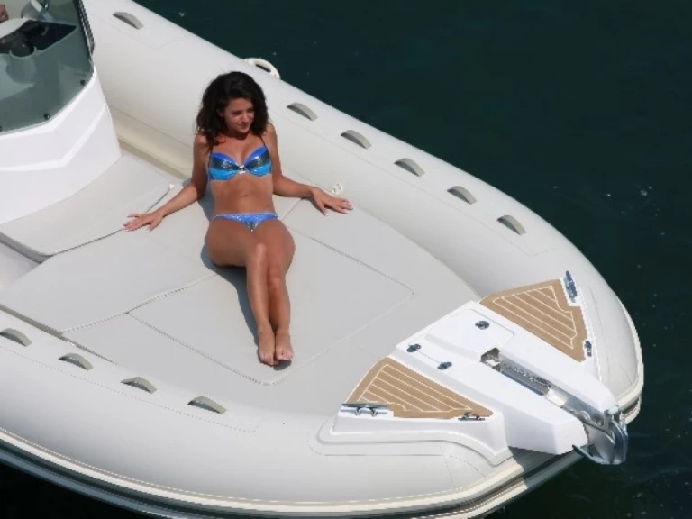 Louez un Capelli Tempest 700 à Bandol