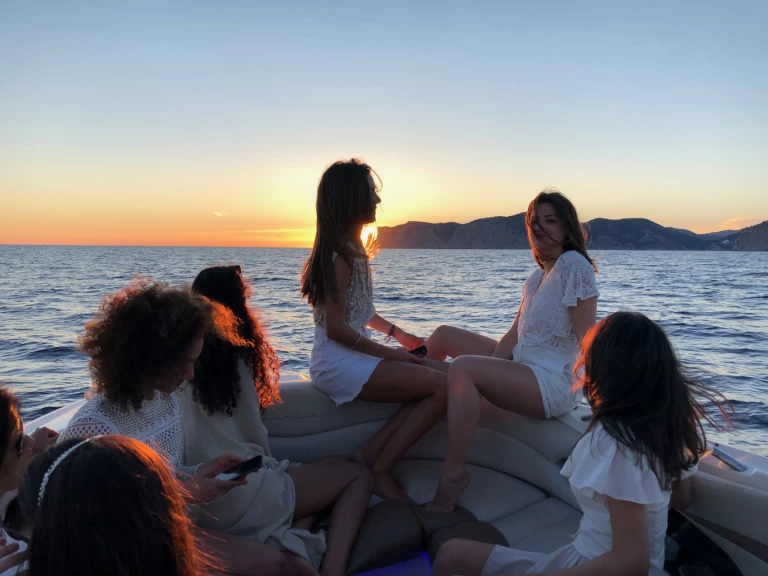 Bateau à moteur à louer à Santa Ponsa au meilleur prix