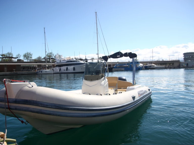 Location Semi-rigide à Saint-Raphaël - Capelli Tempest 626