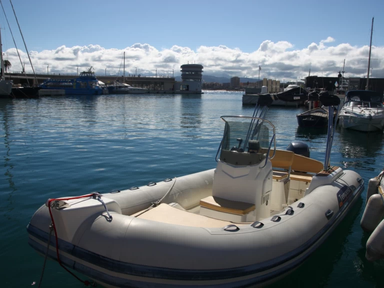 Location Semi-rigide à Saint-Raphaël - Capelli Tempest 626