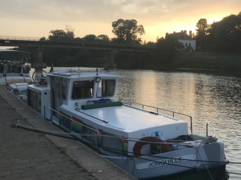 Location à La Vicomté-sur-Rance - Locaboat Penichette 930 sur SamBoat