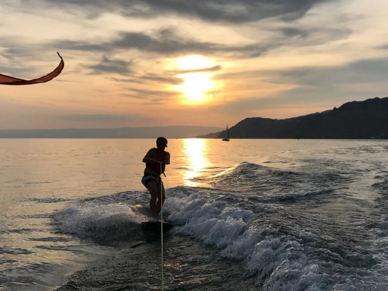 Location à Vevey - Bayliner CC7 sur SamBoat