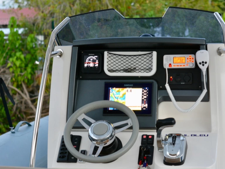 Location bateau Bwa BWA 28 GTO à Pointe-à-Pitre sur Samboat