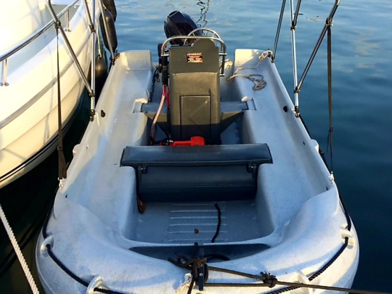 Louer Bateau à moteur avec ou sans skipper Fun Yak à Serra-di-Ferro