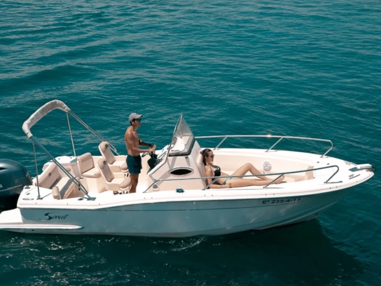 Bateau à moteur à louer à Roses au meilleur prix