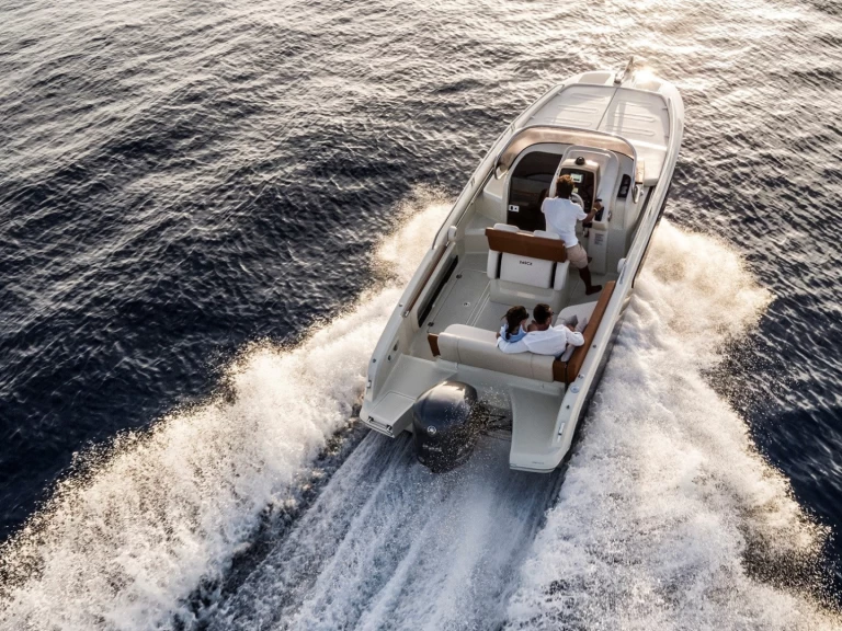 Location à Roses - Invictus  Invictus 240 CX sur SamBoat