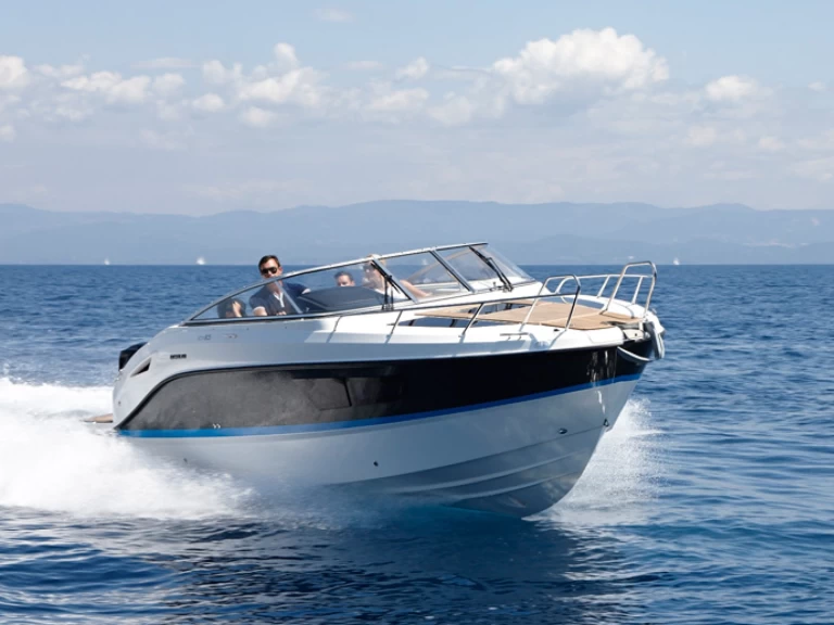 Quicksylver Activ 805 Cruiser a louer à Hyères