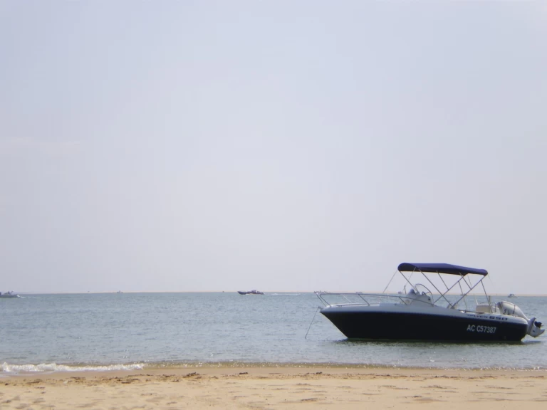 Location Bateau à moteur Bénéteau avec permis
