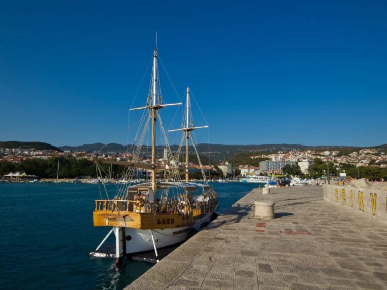 Louer Bateau à moteur avec ou sans skipper GAJETA à Crikvenica