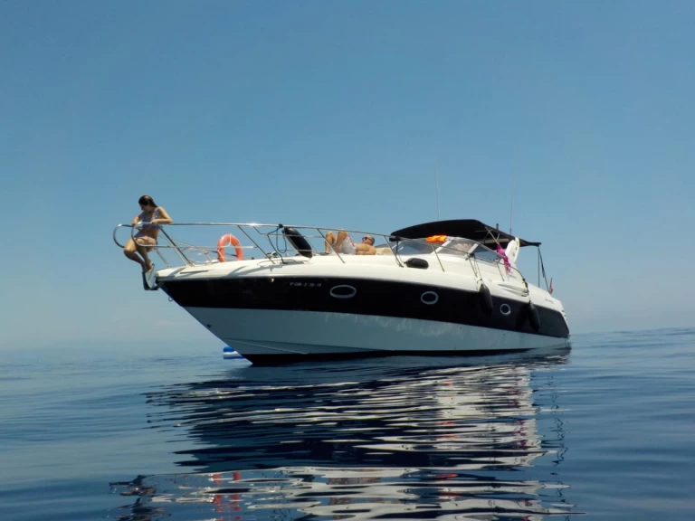 Bateau à moteur à louer à Benalmádena au meilleur prix