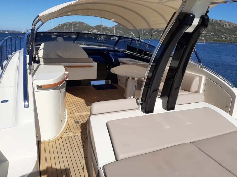 Location à Porto-Vecchio - Riva RIVALE 52 sur SamBoat
