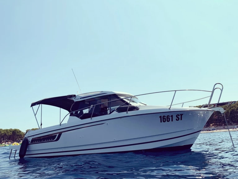 Location Bateau à moteur Bénéteau avec permis