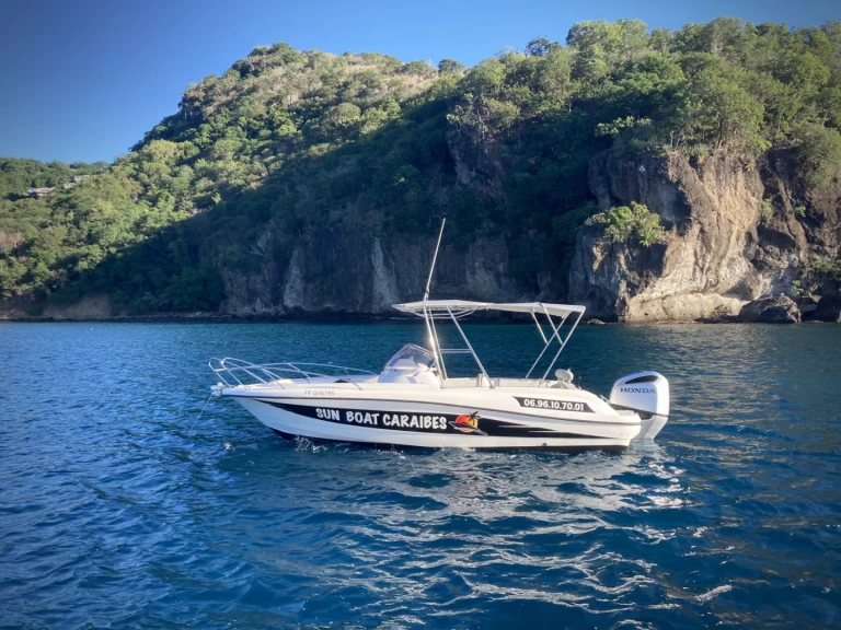 Louez un Lobster marion 7,3 à Les Trois-Îlets