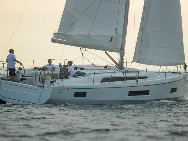 Louer Voilier avec ou sans skipper Bénéteau à Castiglioncello