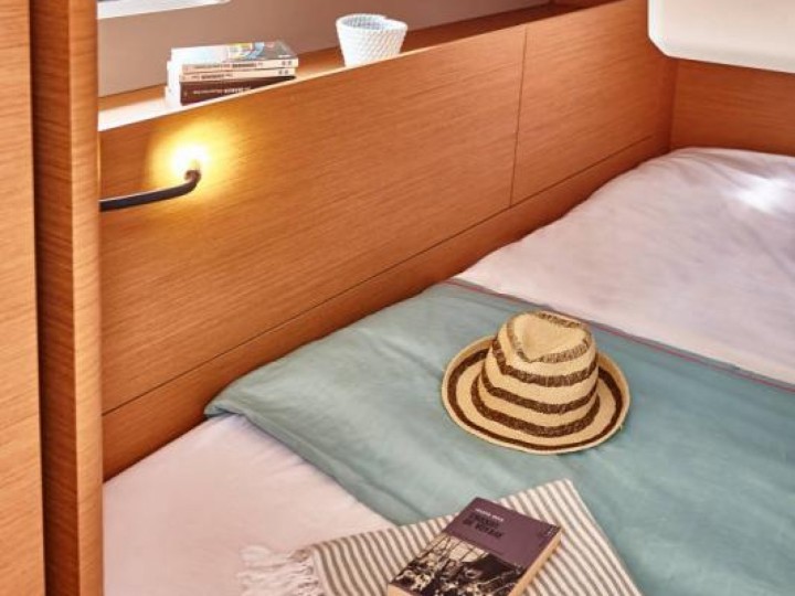 Location bateau Jeanneau Sun Odyssey 440 à Olbia sur Samboat