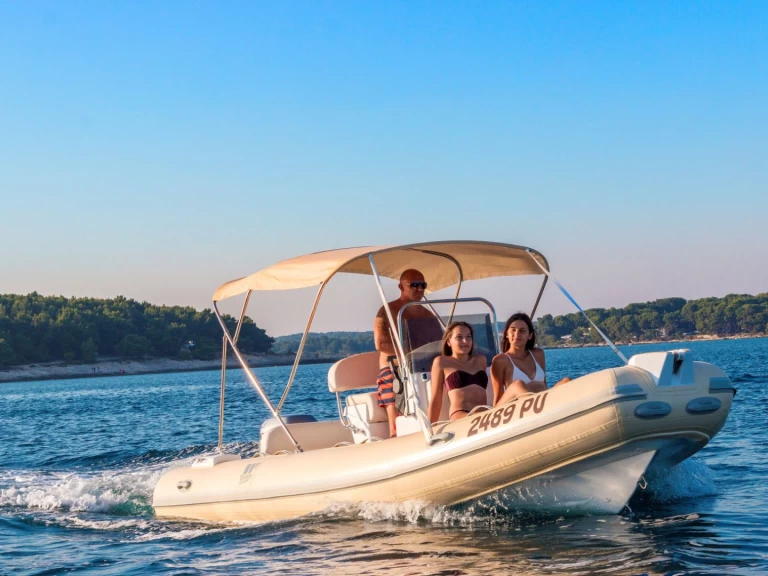 Location bateau Tiger 550 Proline à Premantura sur Samboat