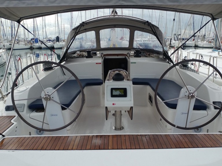 Location bateau Alimos Marina pas cher Cruiser 46