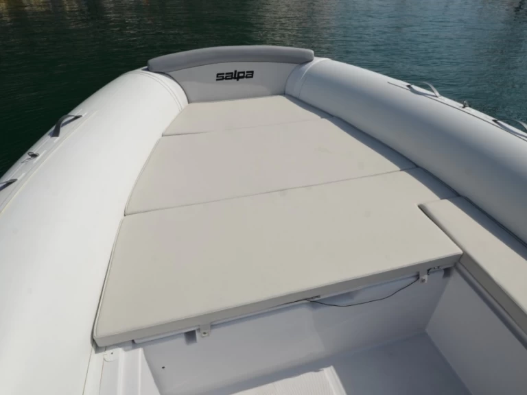 Louez un Salpa Salpa Soleil 23 à Roses