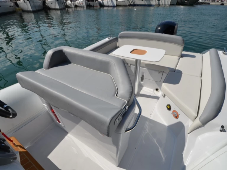 Location bateau Roses pas cher Salpa Soleil 23