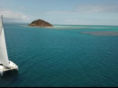 Hire Catamaran Fountaine Pajot with a boat licence