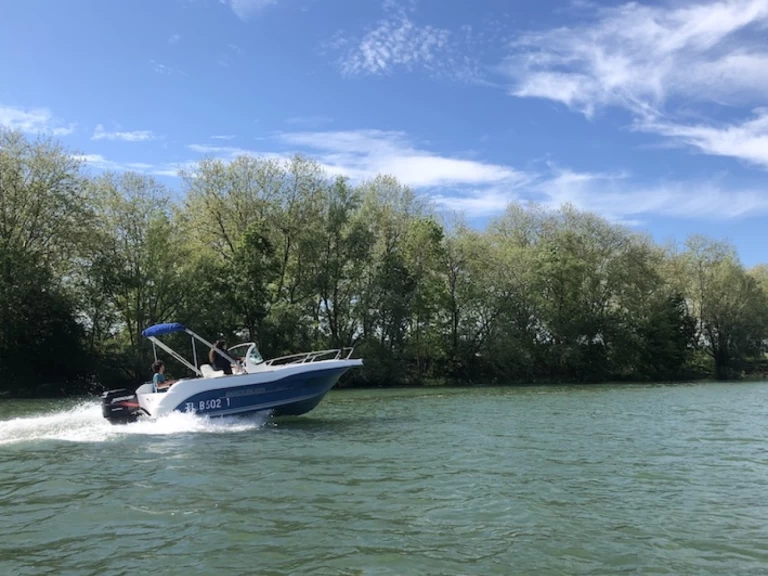 Location bateau Mâcon pas cher Quicksilver 630 Open