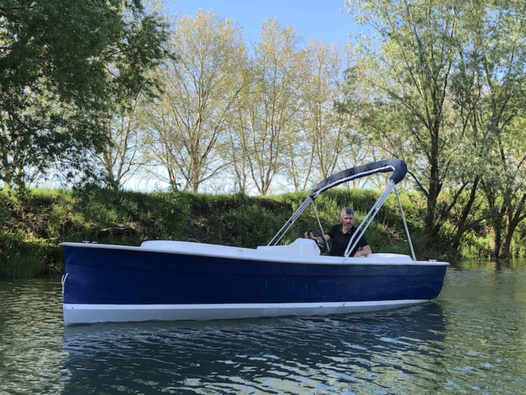 Location bateau Mâcon pas cher Scoop