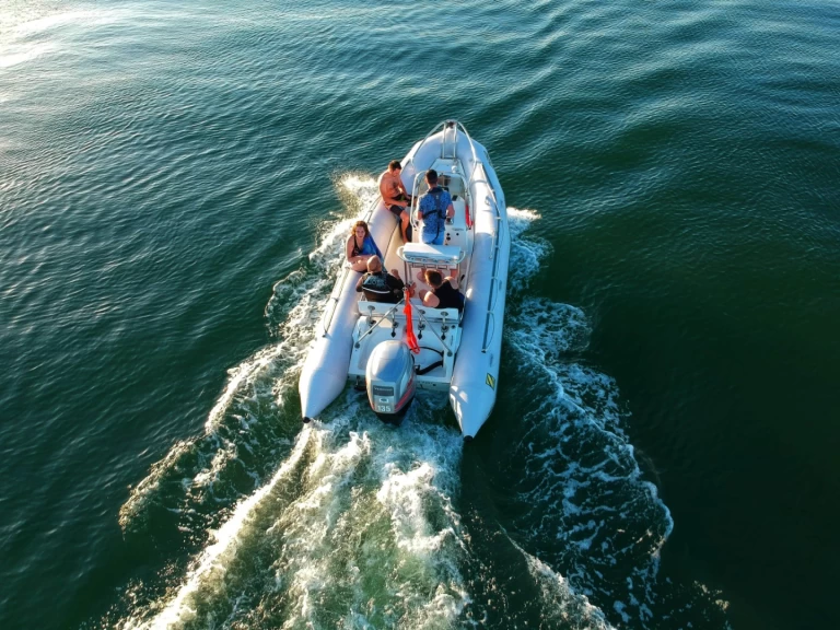 Location à La Forêt-Fouesnant - Zodiac Pro Open sur SamBoat
