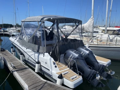 Motorboat for rent Larmor-Plage at the best price