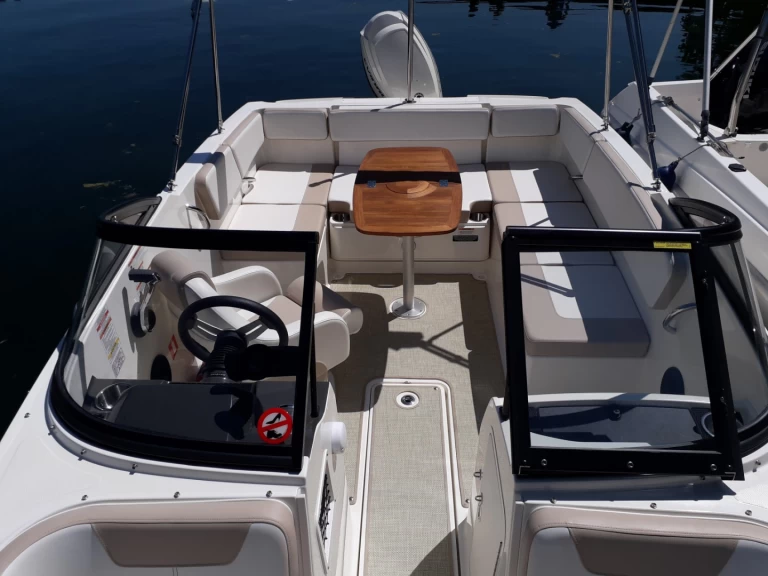 Location à Chindrieux - Bayliner VR4OE sur SamBoat