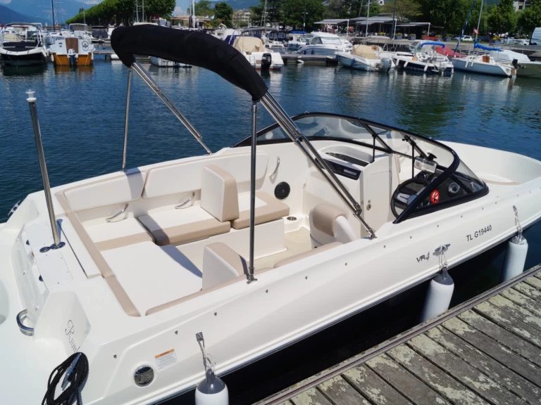 Location Bateau à moteur Bayliner avec permis