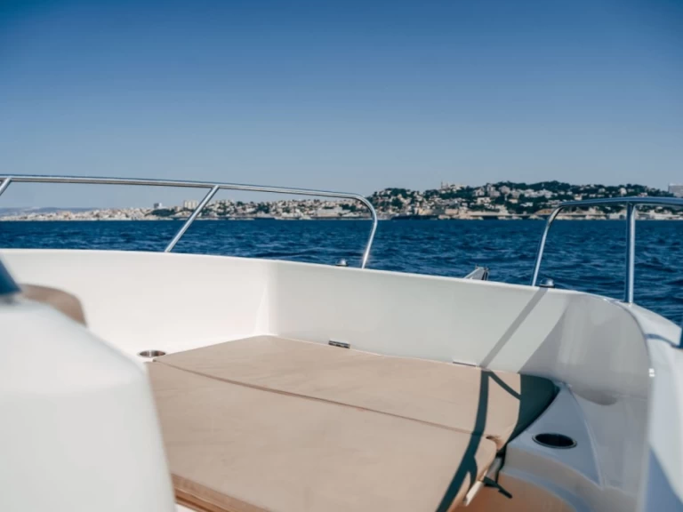 Quicksilver Activ 675 Open a louer à Marseille