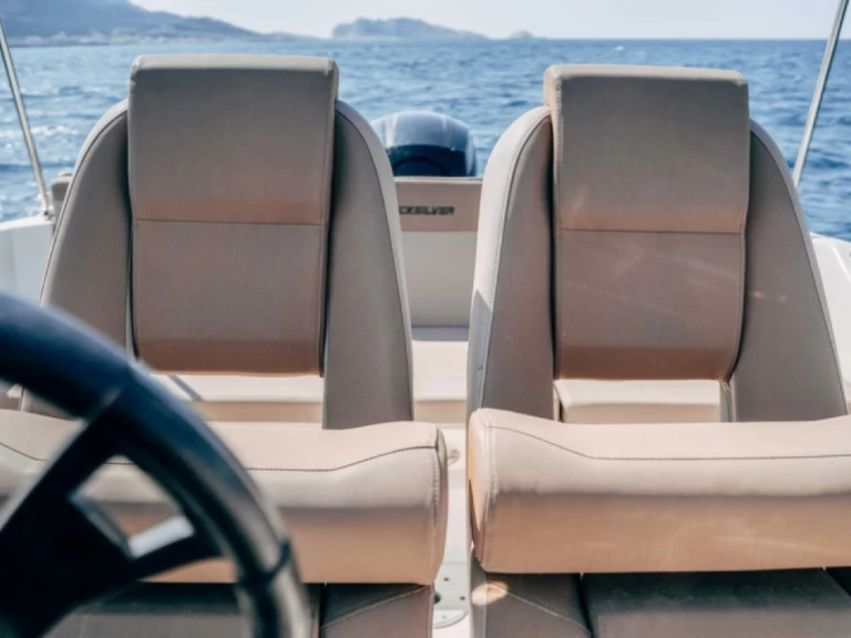 Location bateau Marseille pas cher Activ 675 Open