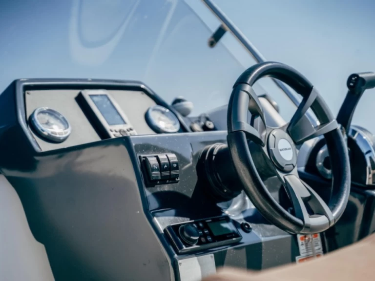 Location Bateau à moteur à Marseille - Quicksilver Activ 675 Open