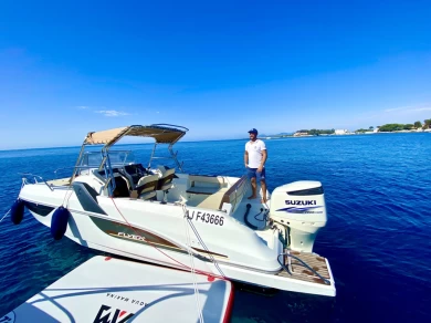 Yacht charter Nice cheap Flyer 7.7 SUNdeck