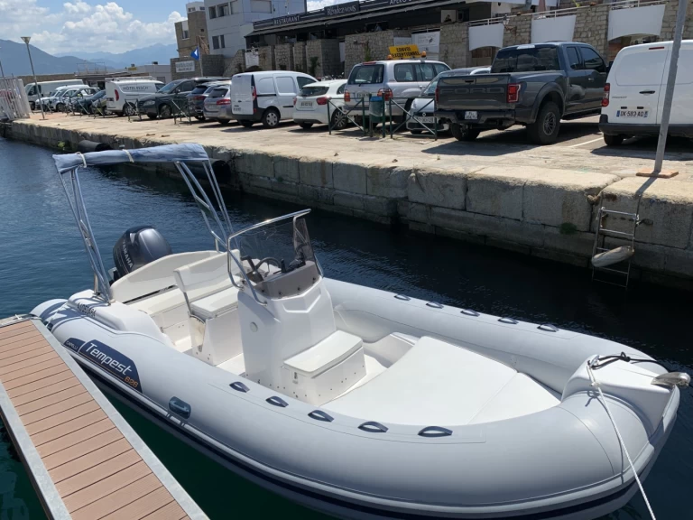 Semi-rigide à louer à Appietto au meilleur prix