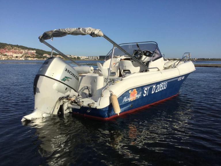 Location bateau Pacific Craft Pacific Craft 650 WA à Sète sur Samboat