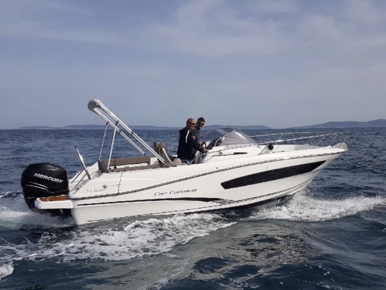 Location Bateau à moteur à Pinarellu - Bénéteau Cap Camarat 7.5 CC