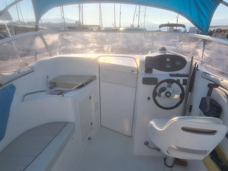 Location Bateau à moteur Saver avec permis